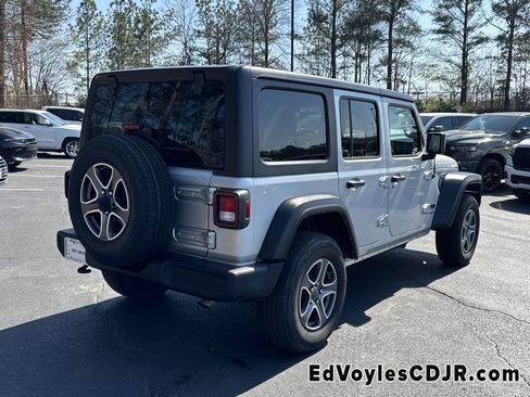 Used 2022 Jeep Wrangler Unlimited Sport S image 8