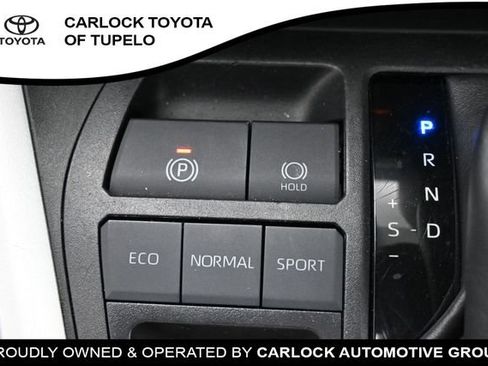 Used 2025 Toyota RAV4 XLE FWD image 36