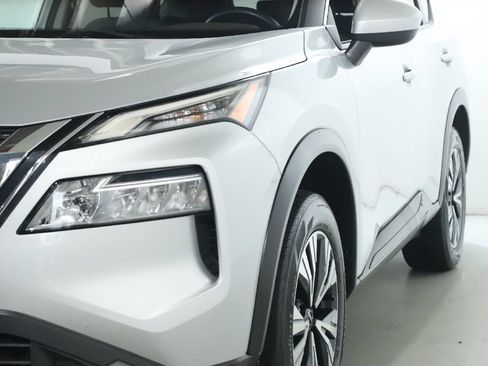 Used 2023 Nissan Rogue SV AWD/4WD image 5