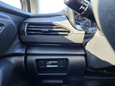 Used 2024 Subaru Crosstrek 2.0i Premium image 22