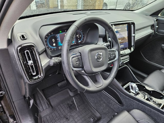 Used 2024 Volvo XC40 B5 Plus w/ Climate Package AWD/4WD image 19