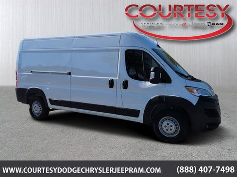 Used 2025 RAM ProMaster 2500 w/ Safety Group FWD image 1