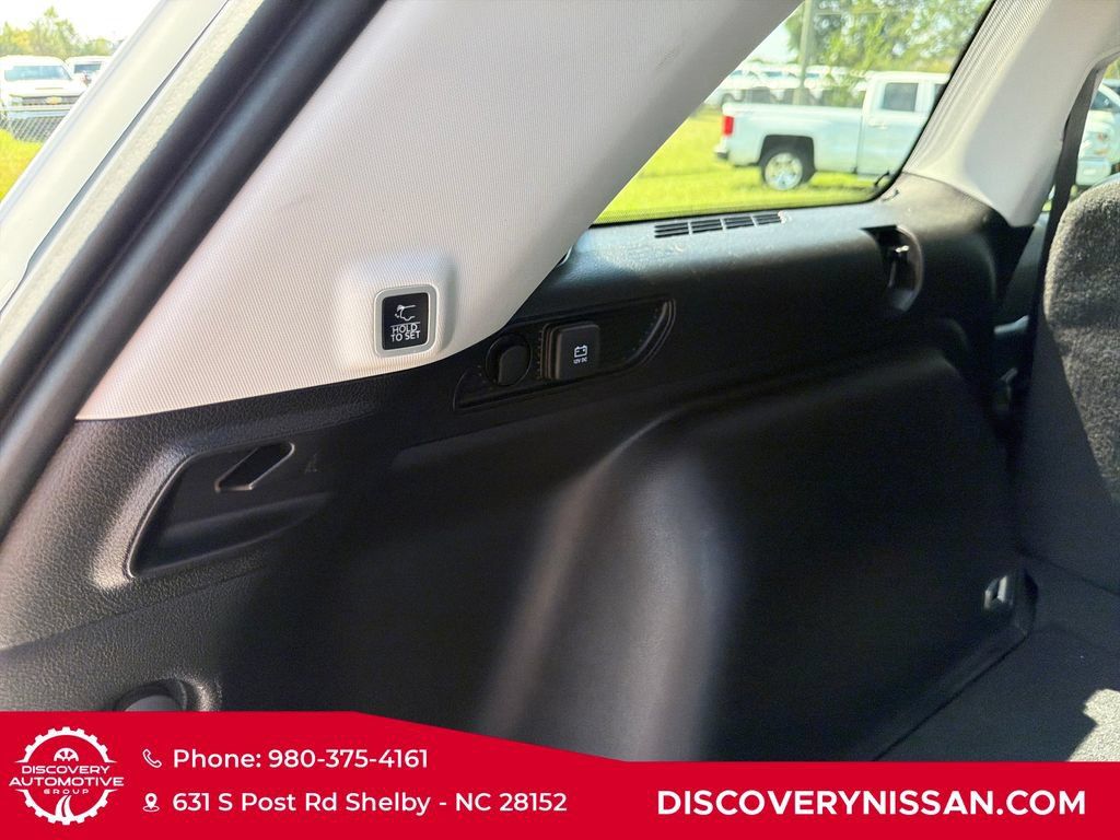 Used 2022 Jeep Grand Cherokee Limited AWD/4WD image 37