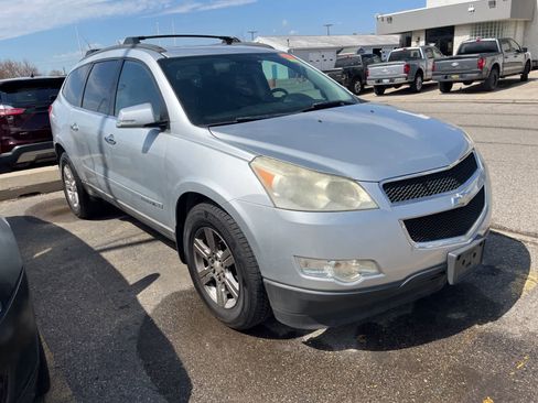 Used 2009 Chevrolet Traverse LT AWD/4WD image 18