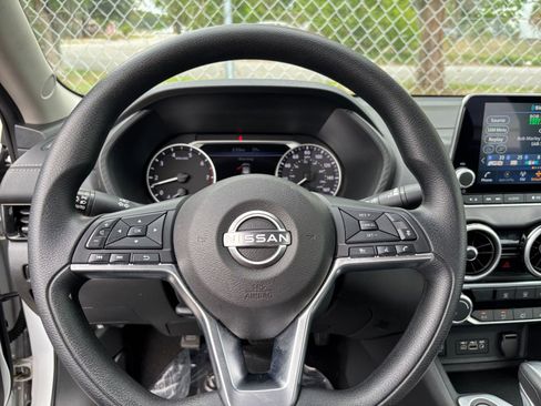 Used 2025 Nissan Sentra SV FWD image 25