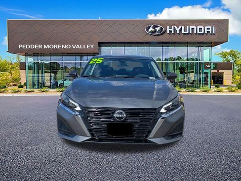 Used 2025 Nissan Altima 2.5 SV image 8