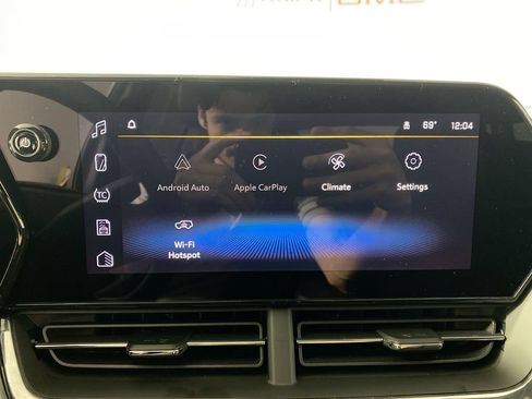 Used 2026 Chevrolet Trax RS w/ Sunroof Package FWD image 16