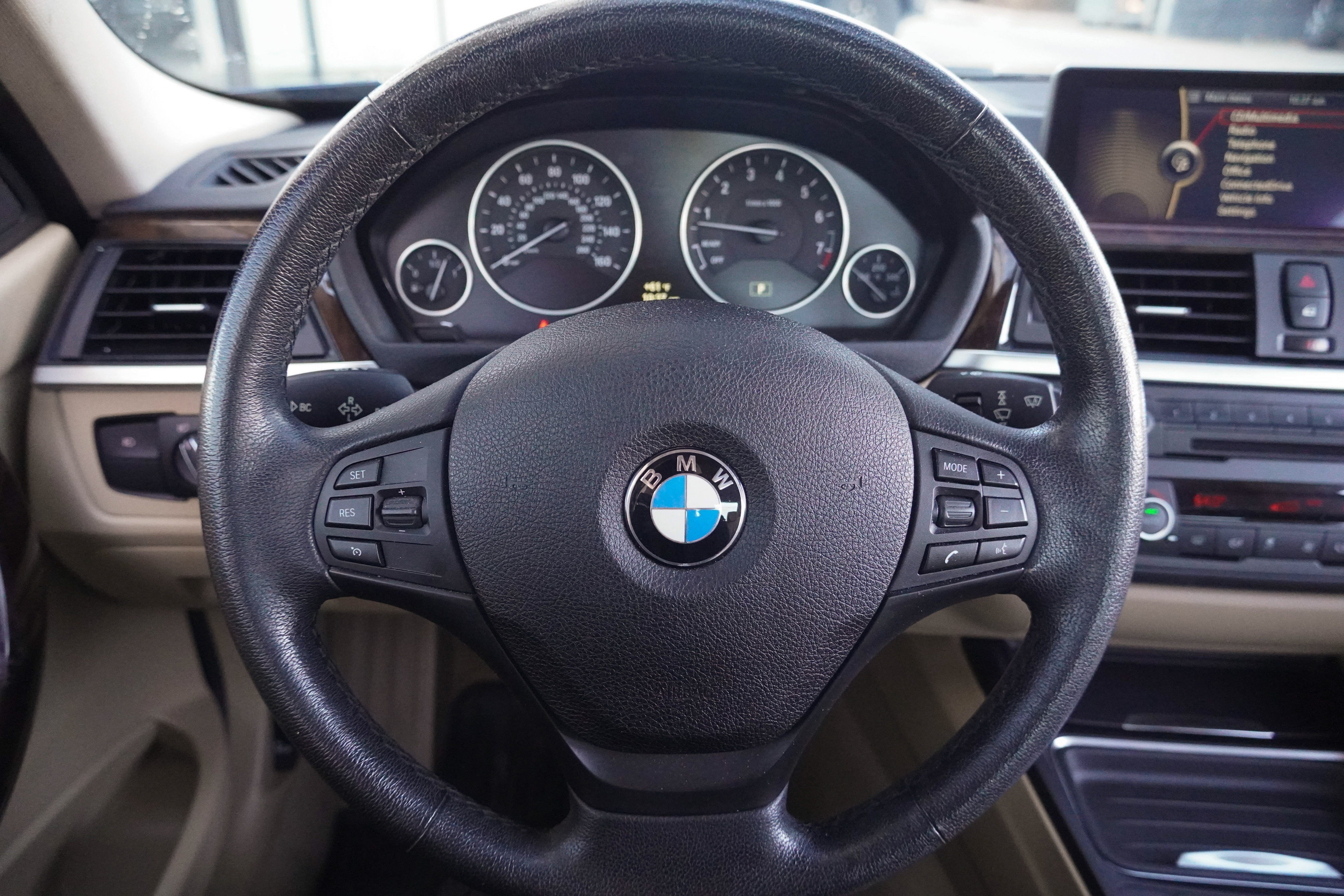 Used 2013 BMW 335i xDrive Sedan AWD/4WD image 17