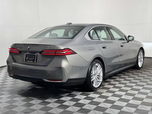 Used 2024 BMW 530i xDrive w/ Premium Package AWD/4WD image 10