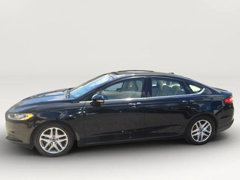 Used 2016 Ford Fusion SE FWD image 5