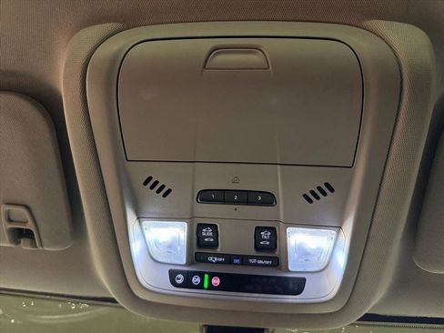 Used 2020 GMC Acadia SLT image 27