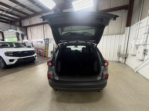 Certified 2025 Ford Escape ST-Line Select AWD/4WD image 27