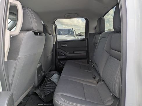Used 2023 Nissan Frontier SV AWD/4WD image 13