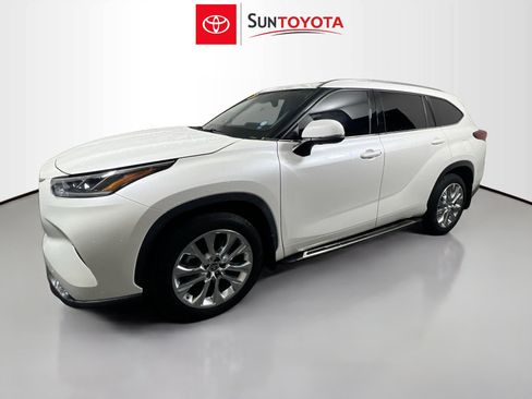 Used 2020 Toyota Highlander Limited FWD image 9