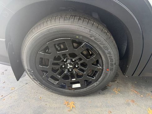 New 2026 Mitsubishi Outlander Trail Edition AWD/4WD image 36