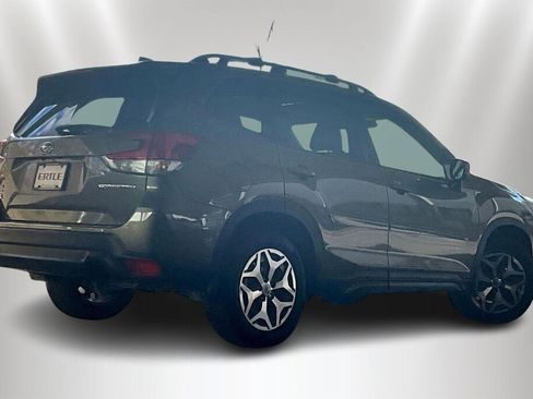 Used 2022 Subaru Forester Premium image 5