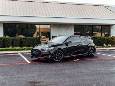 Used 2020 Hyundai Veloster N w/ Performance Package FWD image 18