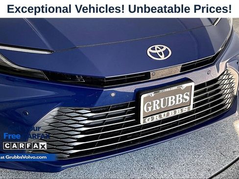 Used 2025 Toyota Camry XLE w/ Premium Plus Package FWD image 36