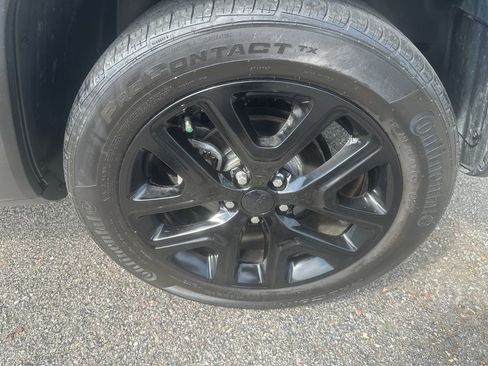 Used 2023 Jeep Renegade Altitude AWD/4WD image 14
