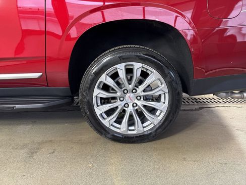 Used 2024 GMC Yukon XL Denali AWD/4WD image 5