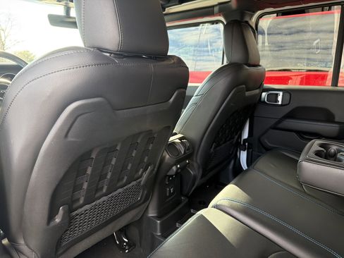 Certified 2023 Jeep Wrangler Unlimited Rubicon 4xe w/ Steel Bumper Group image 13