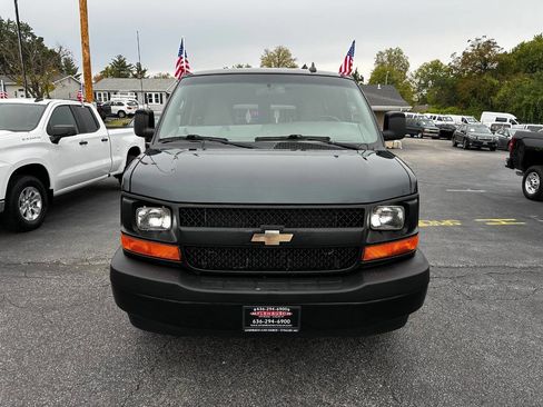 Used 2017 Chevrolet Express 2500 LS image 3