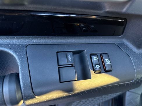 Used 2014 Toyota FJ Cruiser 4WD w/ Upgrade Package image 33