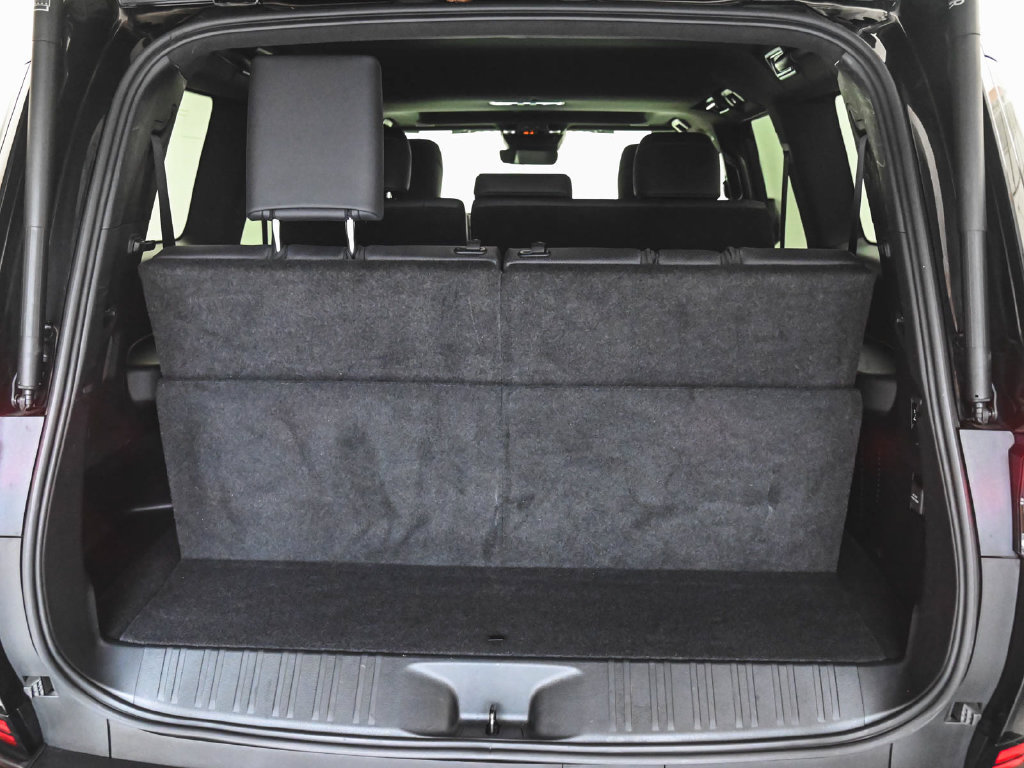 Used 2024 Lexus GX 550 w/ Accessory Package (31) AWD/4WD image 36