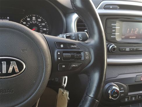 Used 2016 Kia Sorento EX image 25