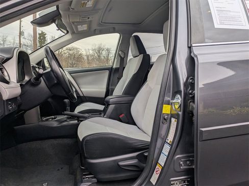 Used 2016 Toyota RAV4 XLE image 12