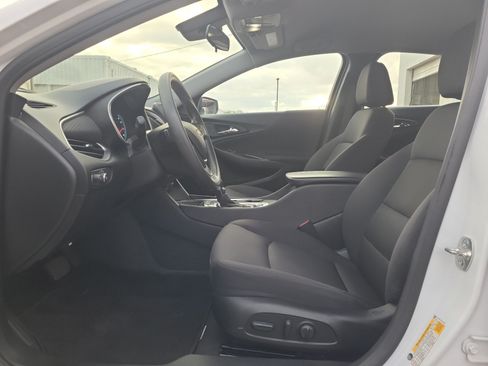 Used 2025 Chevrolet Malibu LT FWD image 12