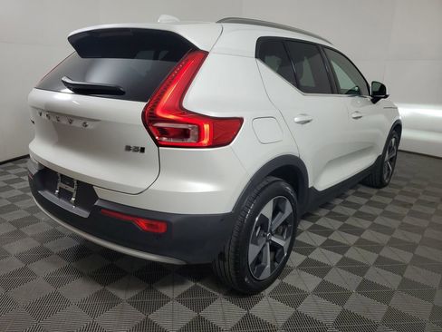 Certified 2025 Volvo XC40 B5 Plus image 8