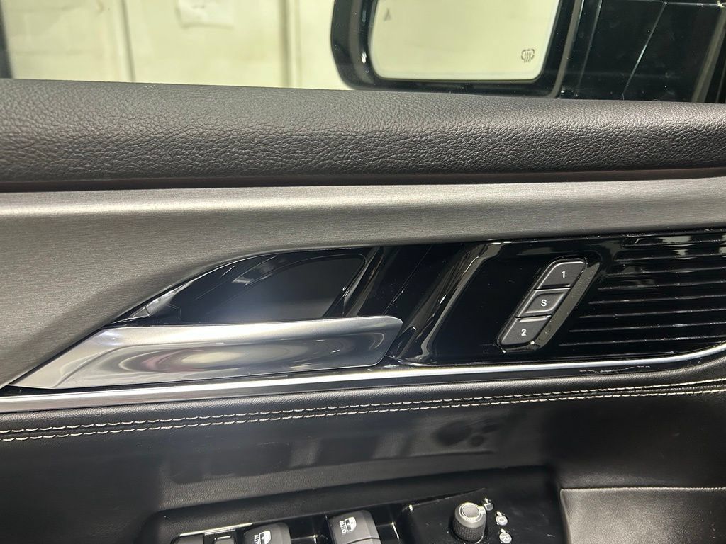Used 2023 Jeep Wagoneer Series II AWD/4WD image 13