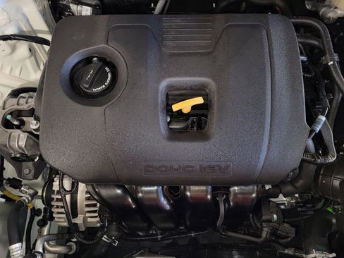 Used 2025 Kia Soul LX w/ LX Technology Package FWD image 30