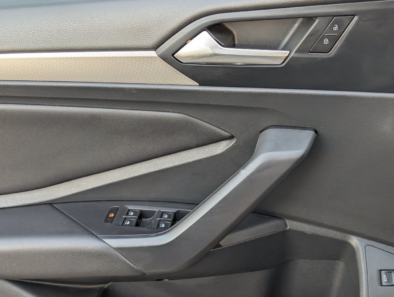 Used 2019 Volkswagen Jetta SE FWD image 25