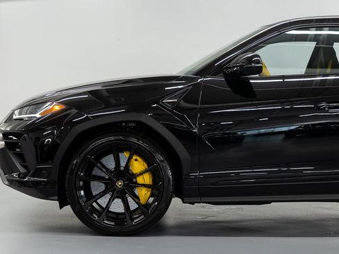Used 2024 Lamborghini Urus S AWD/4WD image 11