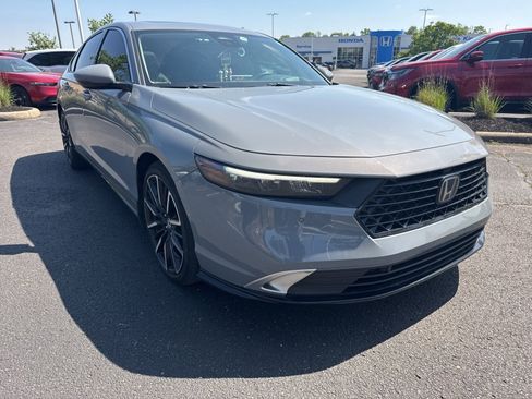 Used 2023 Honda Accord Touring image 8