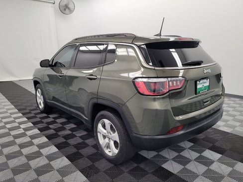 Used 2018 Jeep Compass Latitude w/ Popular Equipment Group FWD image 5