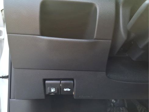 Used 2024 Nissan Kicks SV FWD image 18