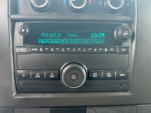 Used 2019 Chevrolet Express 3500 w/ Chrome Appearance Package image 17