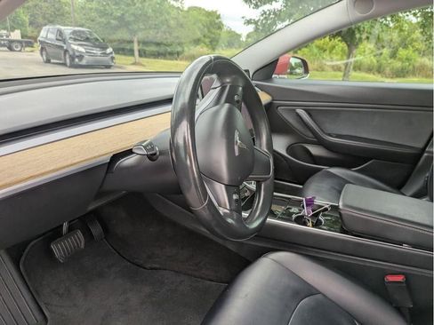 Used 2018 Tesla Model 3 Mid Range image 18