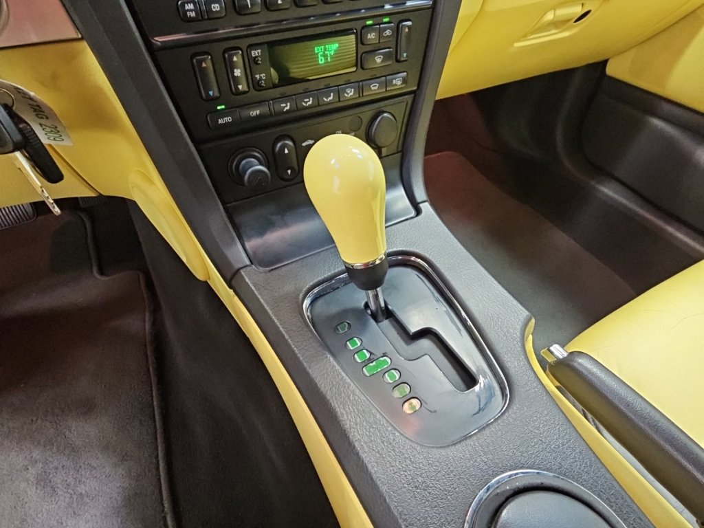 Used 2002 Ford Thunderbird RWD image 14