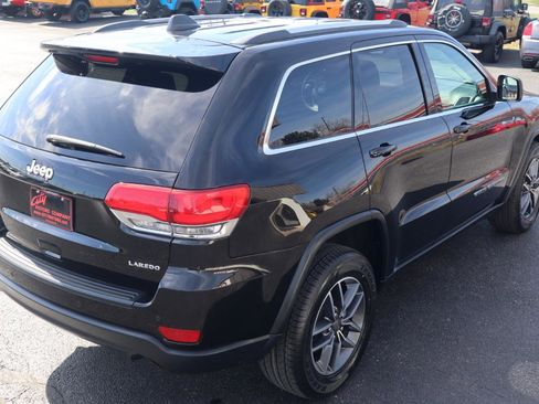 Used 2019 Jeep Grand Cherokee Laredo w/ 18" Wheel & 8.4" Radio Group image 13