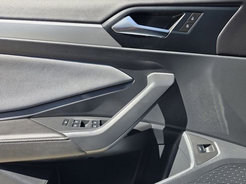 Used 2025 Volkswagen Jetta SE w/ Sunroof Package image 16