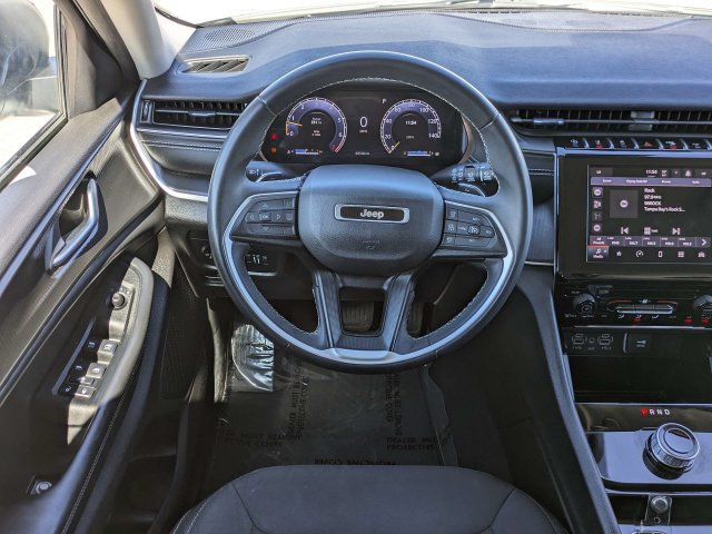 Used 2023 Jeep Grand Cherokee L Laredo AWD/4WD image 15