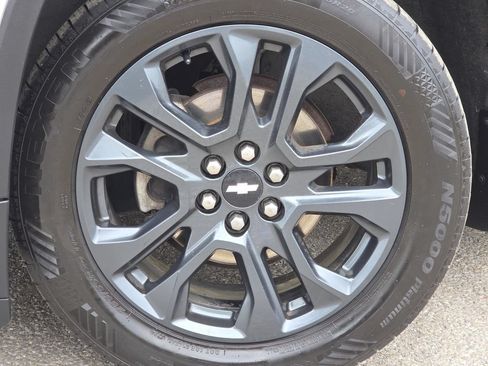 Used 2019 Chevrolet Traverse RS FWD image 11
