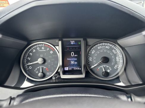 Used 2021 Toyota Tacoma TRD Off-Road image 17