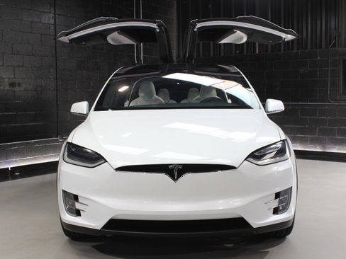 Used 2017 Tesla Model X 100D image 10