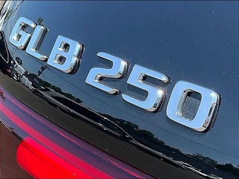 Certified 2024 Mercedes-Benz GLB 250 4MATIC image 26