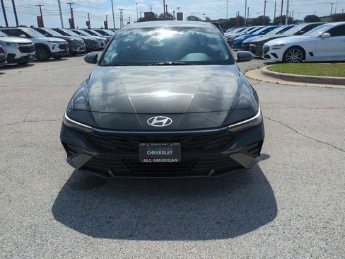 Used 2024 Hyundai Elantra SEL FWD image 3